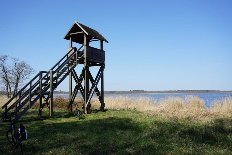 Observation tower at Neuwarper Lake
