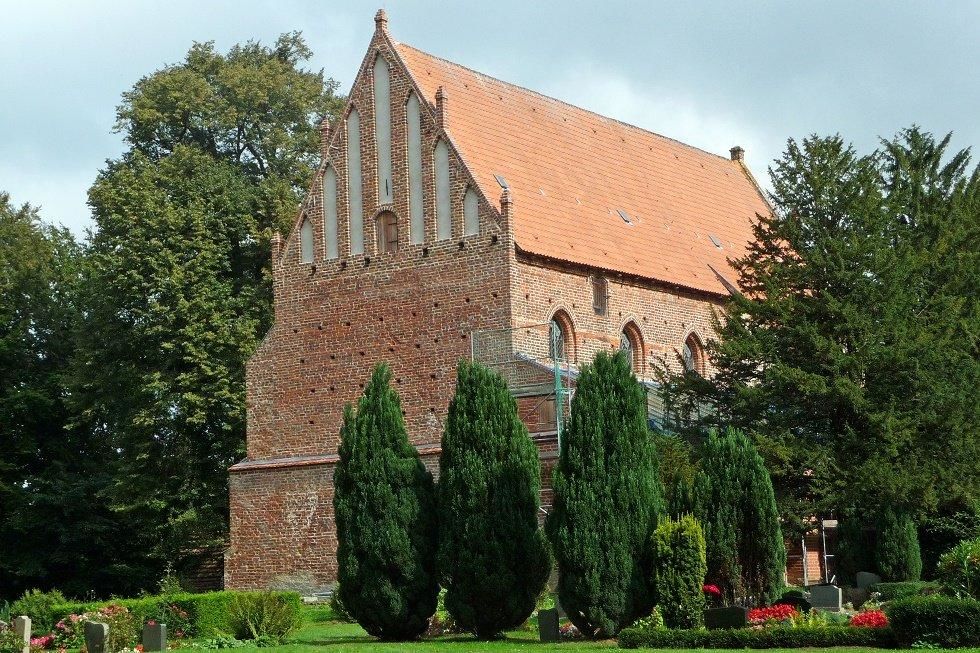 Kirche Behrenhoff