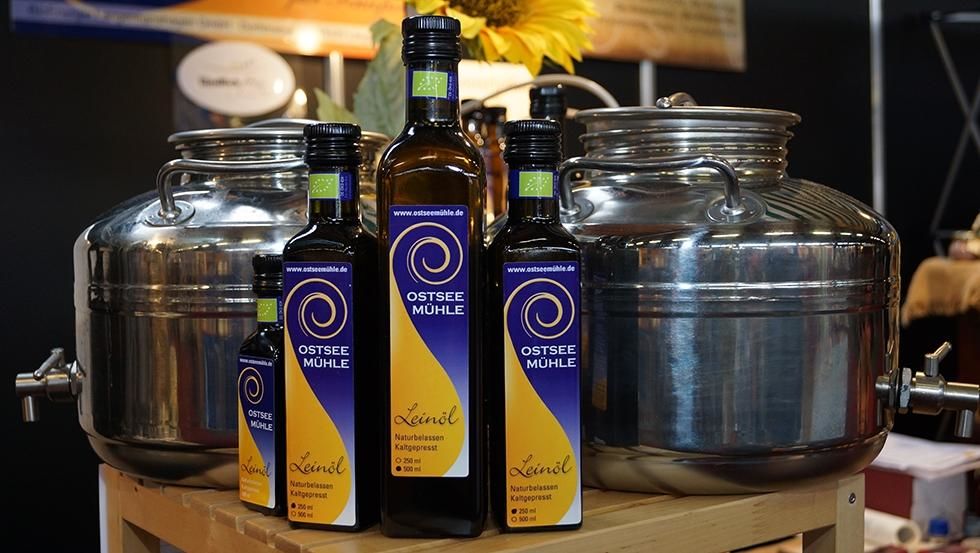 Linseed_oil_from_the_Ostseemühle_health_pur