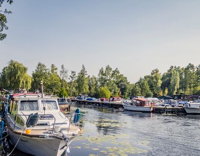 Boote im Wasserwander-Rastplatz Eggesin